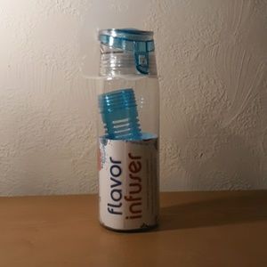 Water bottle with flavor infuser - never been used